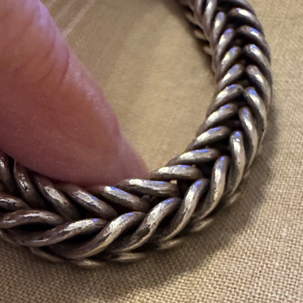 Elegant Silver Women's Bracelet - Picture 7 of 12